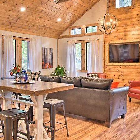 Modern Broken Bow Cabin Large Deck, Bbq And Pergola Exteriör bild