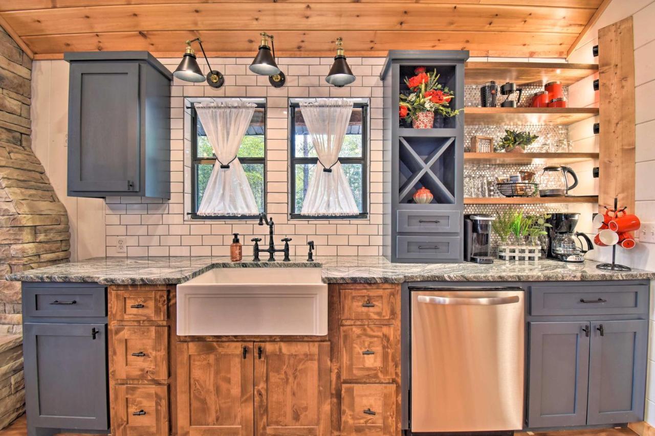 Modern Broken Bow Cabin Large Deck, Bbq And Pergola Exteriör bild