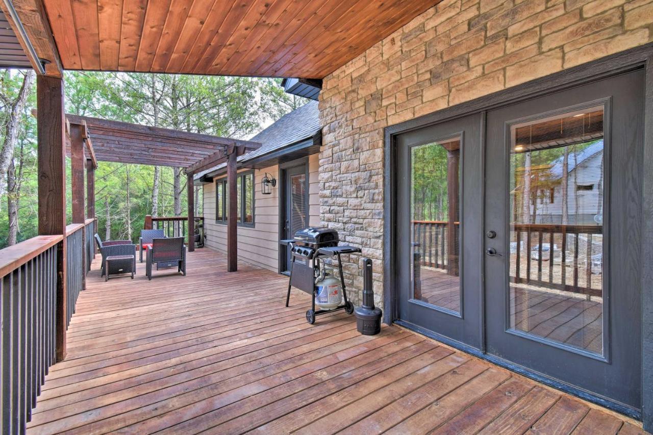 Modern Broken Bow Cabin Large Deck, Bbq And Pergola Exteriör bild